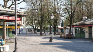 The deserted Viktualianmarkt beer garden